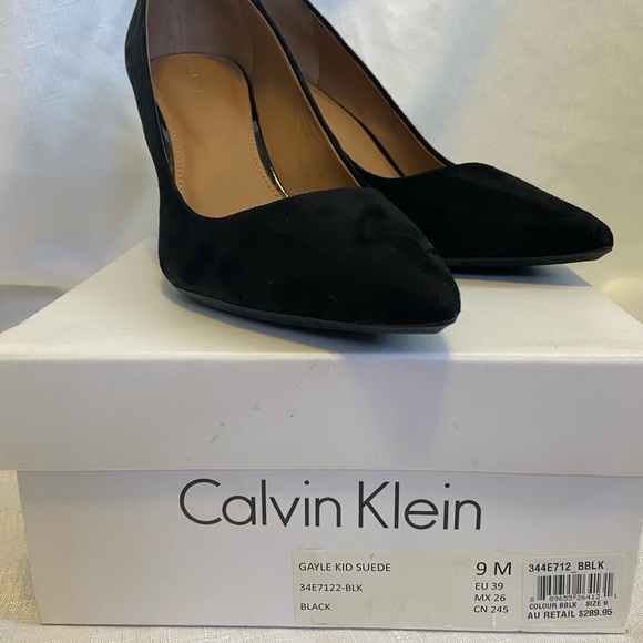 CALVIN KLEIN SUEDE HIGH HEELS SIZE 9 WORN ONCE - Picture 8 of 10